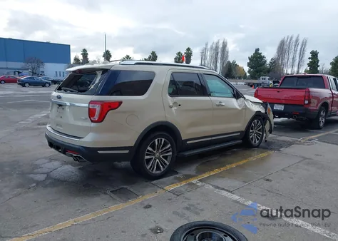 2018 Ford Explorer Platinum z USA, uszkodzony, nr VIN 1FM5K8HT1JGB18429